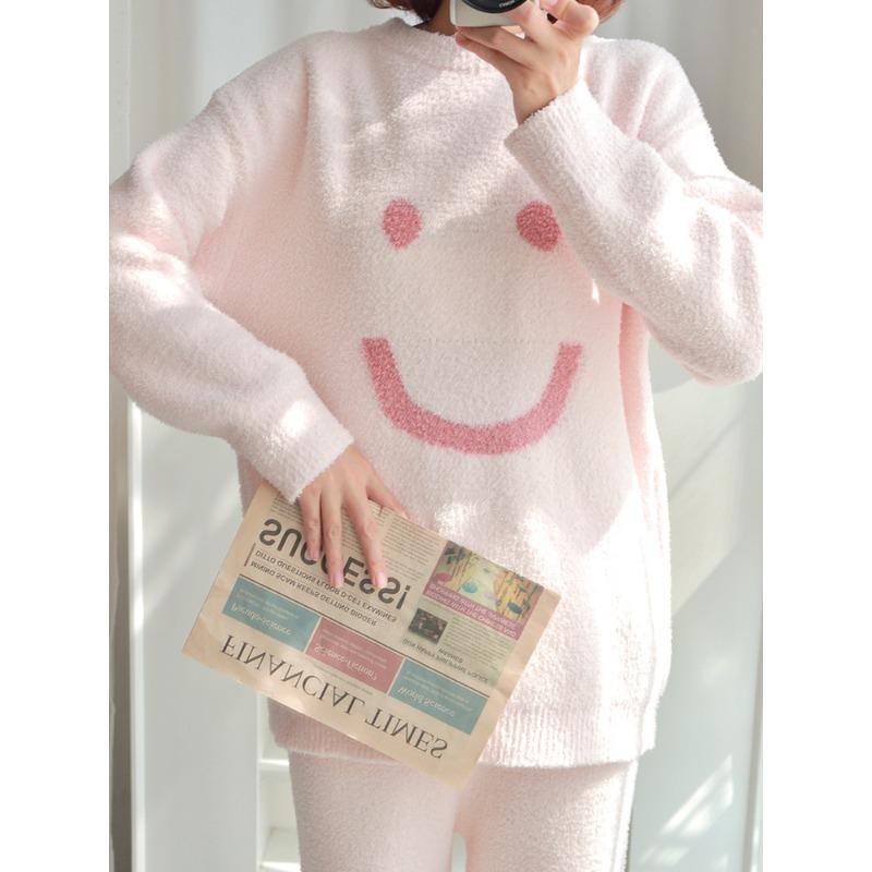 Zimní pyžamo Tlustý a nadýchaný nový usměvavý obličej lze nosit mimo domácí oblek