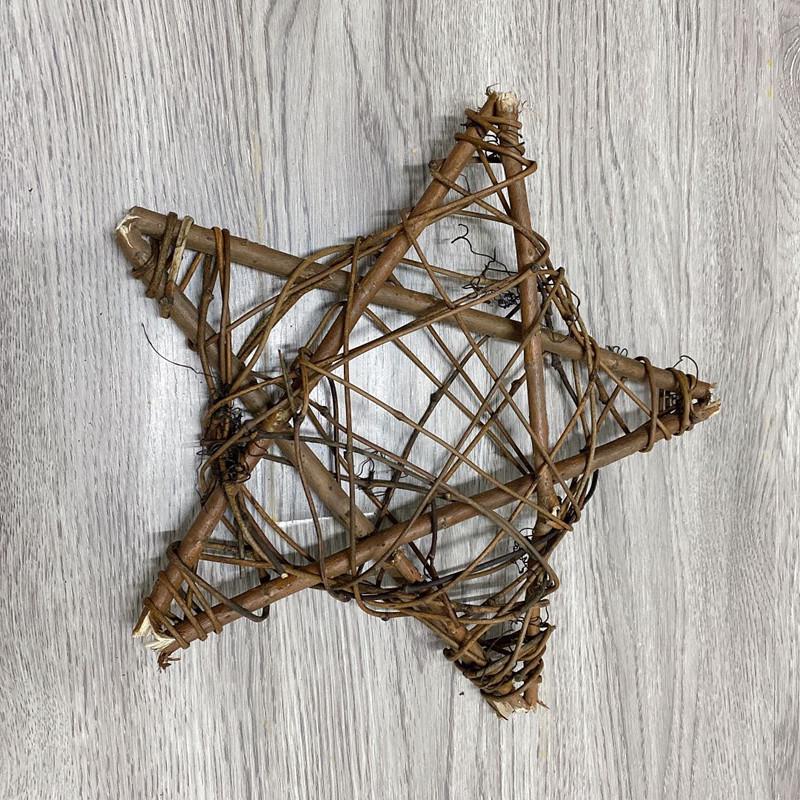 Natural Dried Pine Cones for Christmas Tree Decoration, Photography Props, Floral Wreaths, and Bouquets.