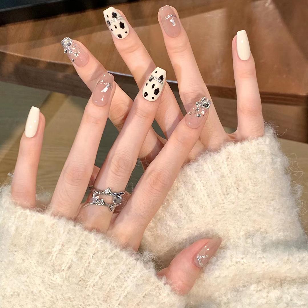 

Flashy Silver Cow Print Nail Art Stickers: Medium-Long Length B582-Cow Print Diamond [Glue Type]