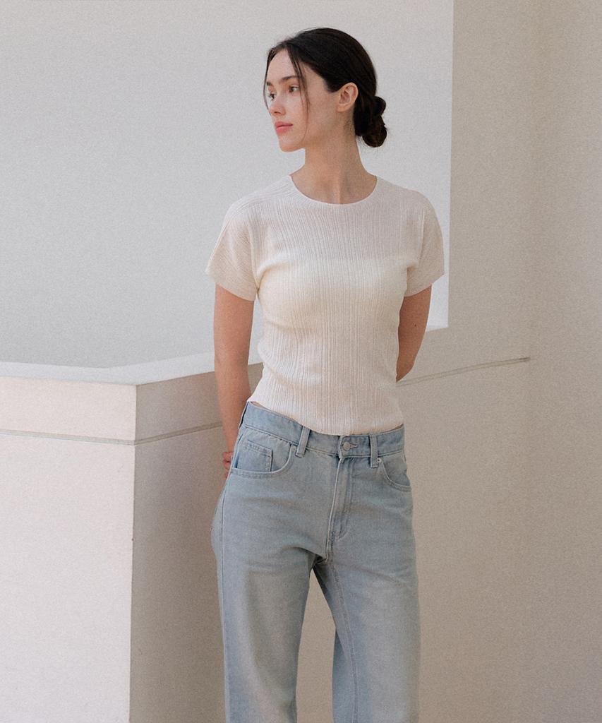 Meojiaenminggeul Arin Wholegarment Pleats Short Sleeve Knit Top (Ivory)