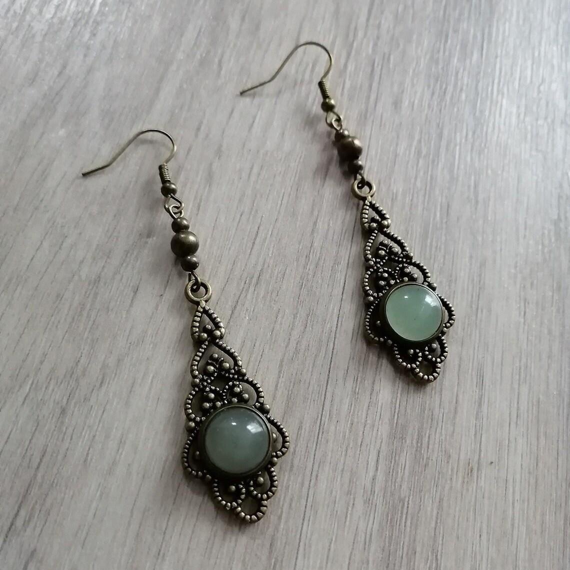 

Victorian Gothic Bronze Color Hollowed-out Flower Inlay Circle Green Aventurine Dangle Earrings for Women Jewelry Accessory Gift