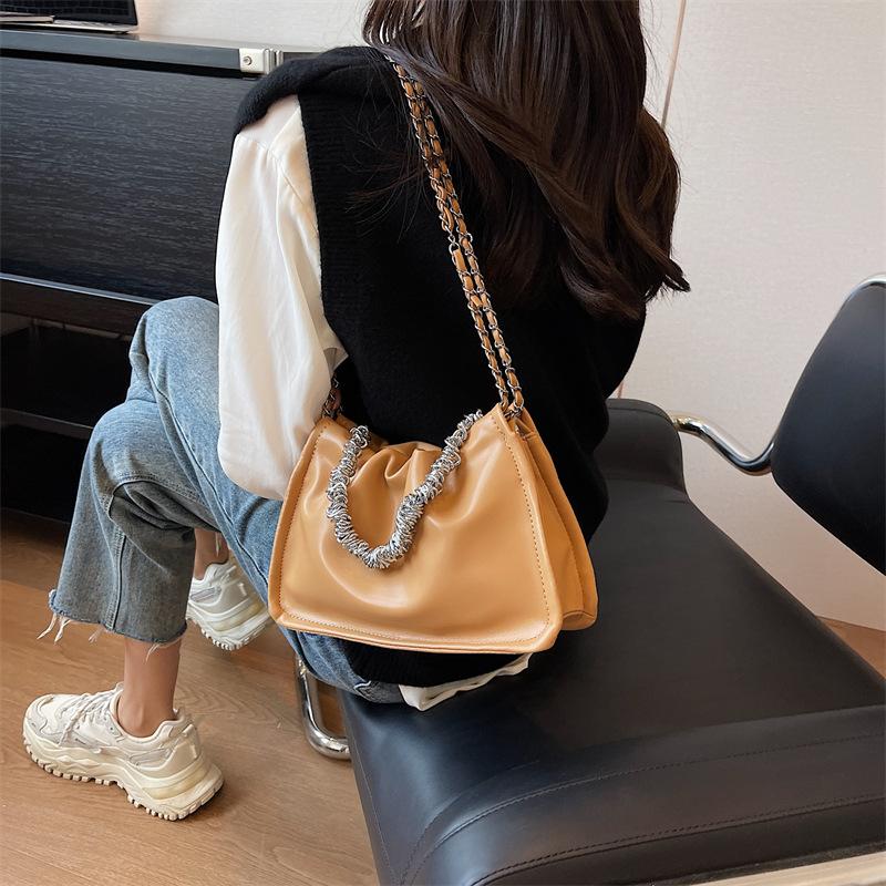 Trendy Chain Women Shoulder Bags  New Pleated Soft Leather Zipper Handbags Female Commuting Versatile Cloud Bags