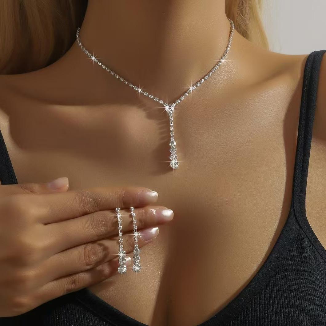 

Элегантный комплект свадебных украшений со стразами для свадеб и вечеринок