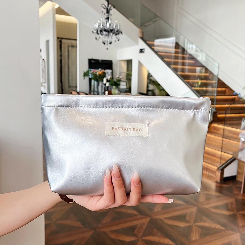 Chic High-End Silver Makeup & Toiletry Bag - Large Capacity, Portable Organizer