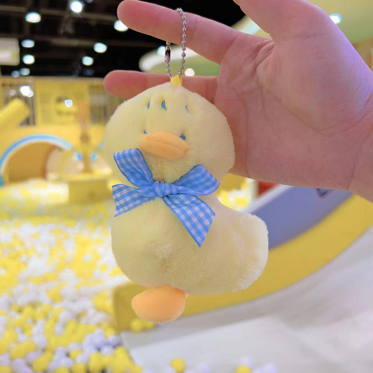 

Очаровательный плюшевый брелок-игрушка в виде утенка Height 12 cm