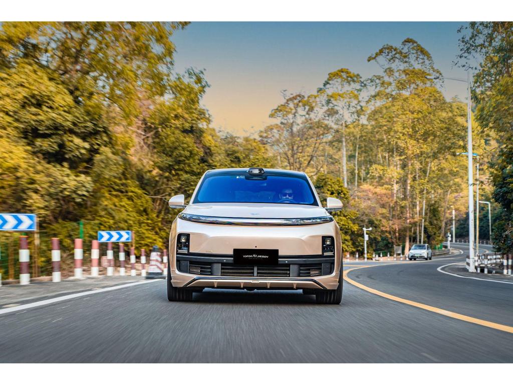 Compatible with Li Auto L9: YOFER body kit including front bumper, side skirts, rear wing, rear lip, rear bumper, corner protectors, front splitter.