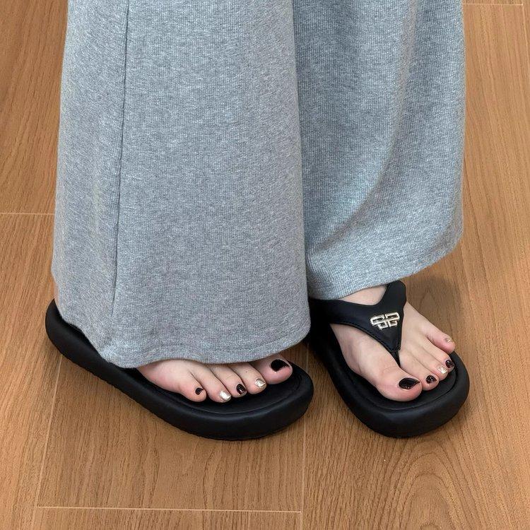 Island Holiday~ Thick-soled Flip-flops Korean Version of Casual Versatile Slippers 2025 Summer New Sandals