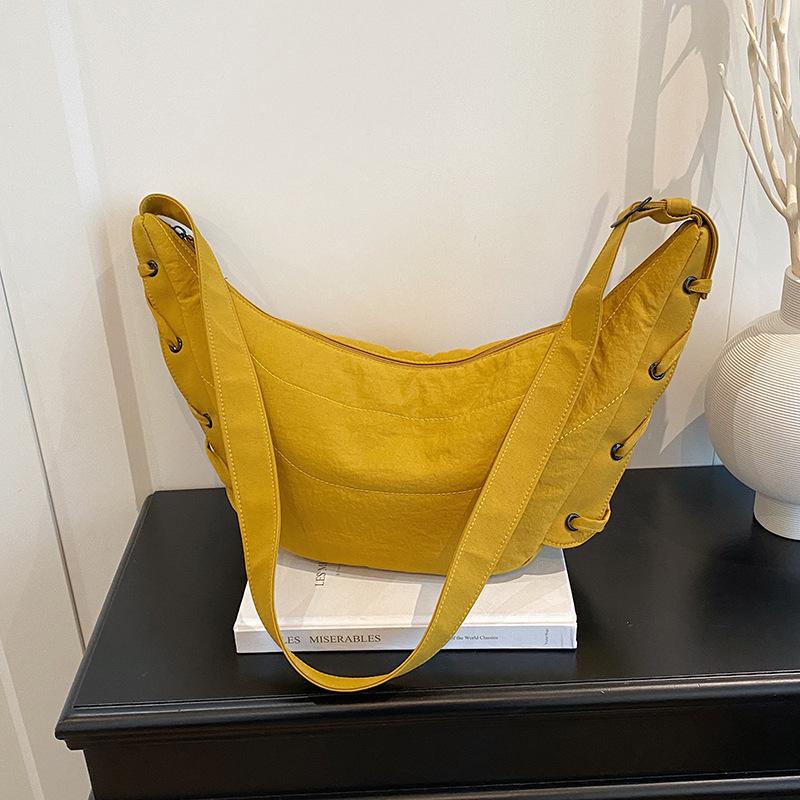 Fashion trend dumpling bag casual texture autumn and winter new large-capacity bag 2025 women's shoulder messenger bag