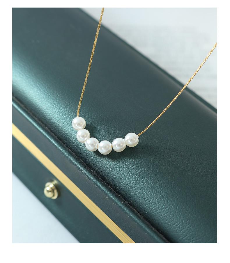 Niche Design Imitation Pearl Pendant Necklace - Gold-Plated Titanium Steel with Dangle Square Chain
