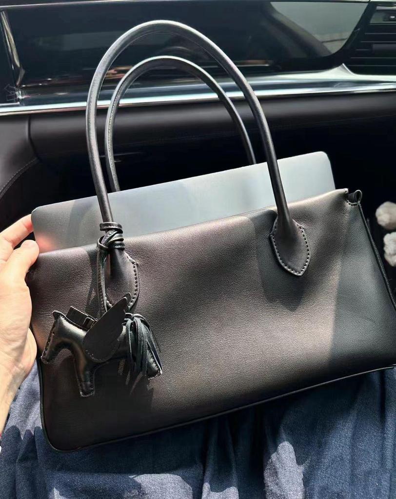 Kendall's Lychee Grain Cowhide Rectangular Baguette Handbag - Luxury Women's Shoulder Bag