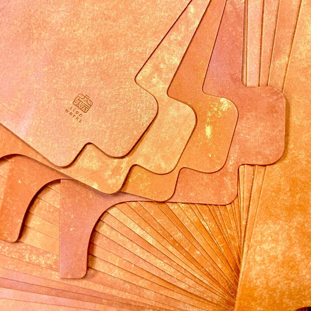 Slide Thumb 30 Business Card Slim Genuine Holds 30 Made with Tochigi Leather and Italian Made In Popular Perfect for Celebrating New Starting a New or