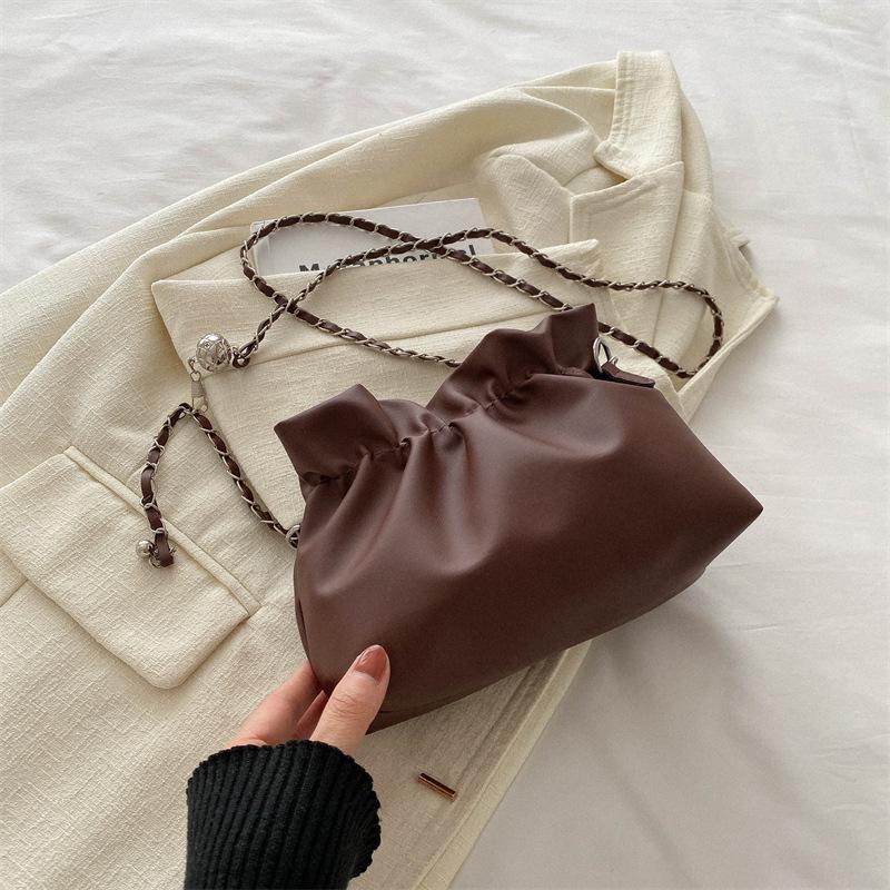 French Women's Crossbody Bag Fashion Shoulder Bucket Bag Pure Colour Leisure Large Capacity Women's Bag Chain Decoration PU