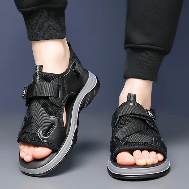 Mode Sommer Mode Plateau Aushöhlen Outdoor Strand Herren Sandalen Designer Weiche Sohle Lässig Leder Herrenschuhe Sandalias Hombre Verano