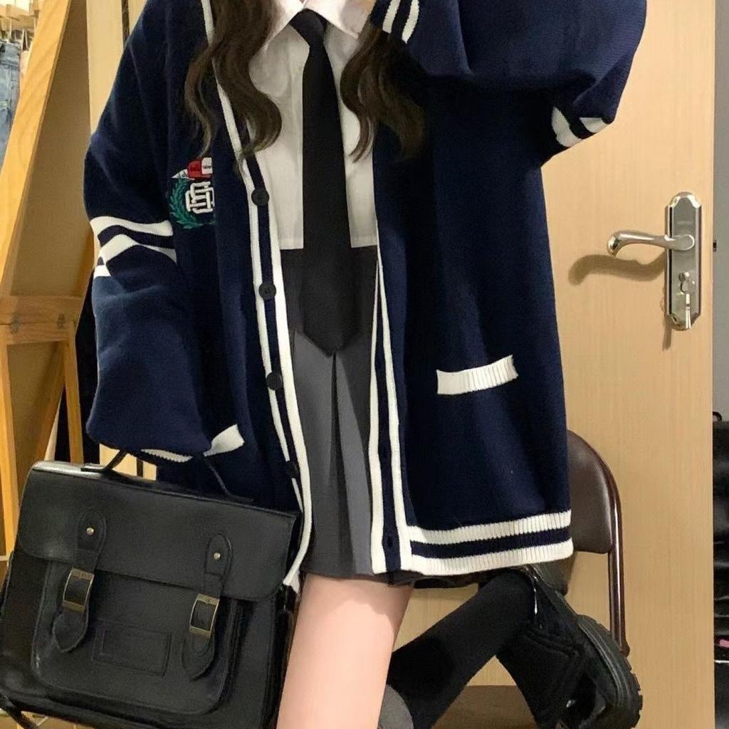 College Style Neue Abzeichen Stickerei Kontrast Farbe Pullover Strickjacke für Weibliche Studenten Vielseitige Strickwaren Jacke Trendy