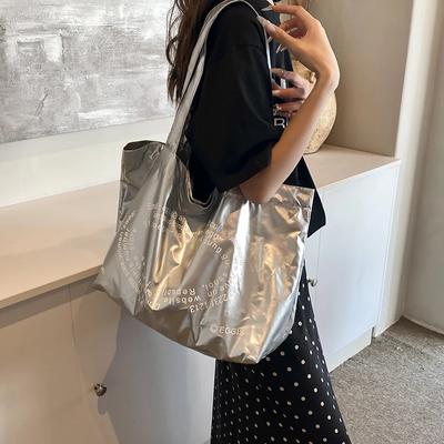 High End Versatile Large Capacity Bag for Women Niche Design Fashionable Commuter Bag Silver Letter Shoulder Bag