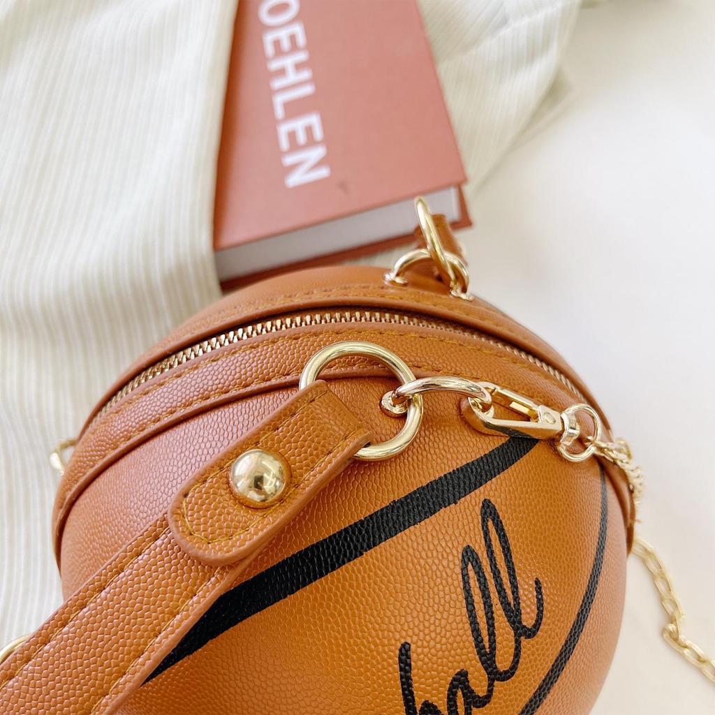 2024 Trendige Damen Basketball Umhängetasche im Western-Stil: Vielseitige, stilvolle, kleine runde Tasche