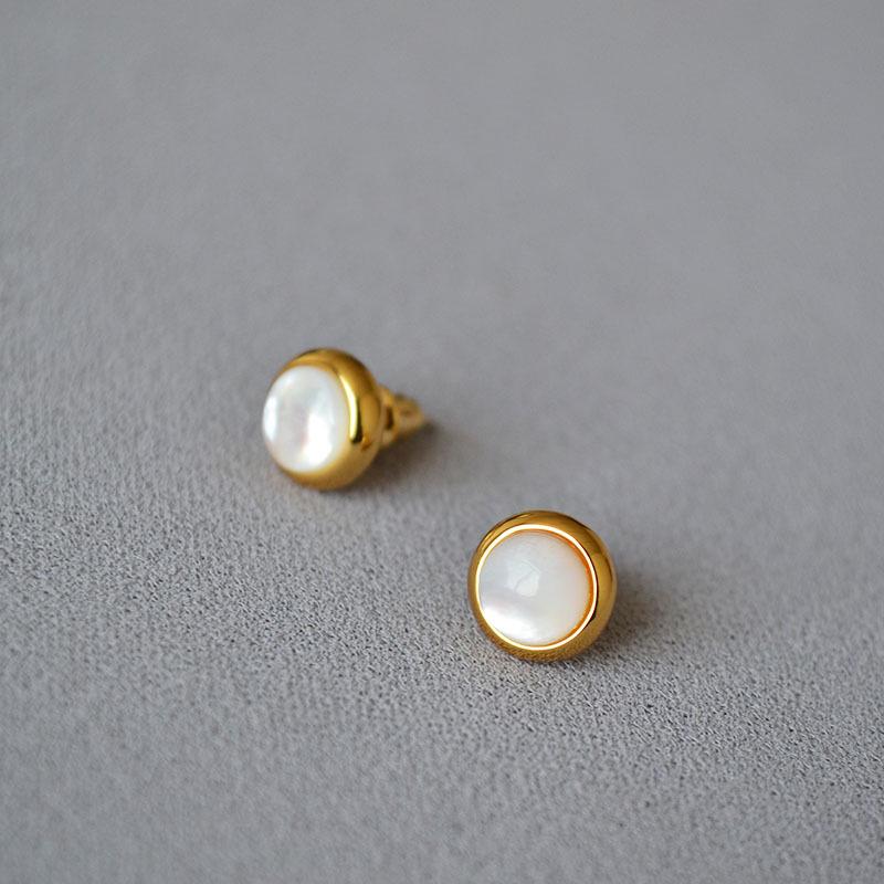 French Minimalist Gold-Plated Mother-of-Pearl Stud Earrings with 925 Silver Needle