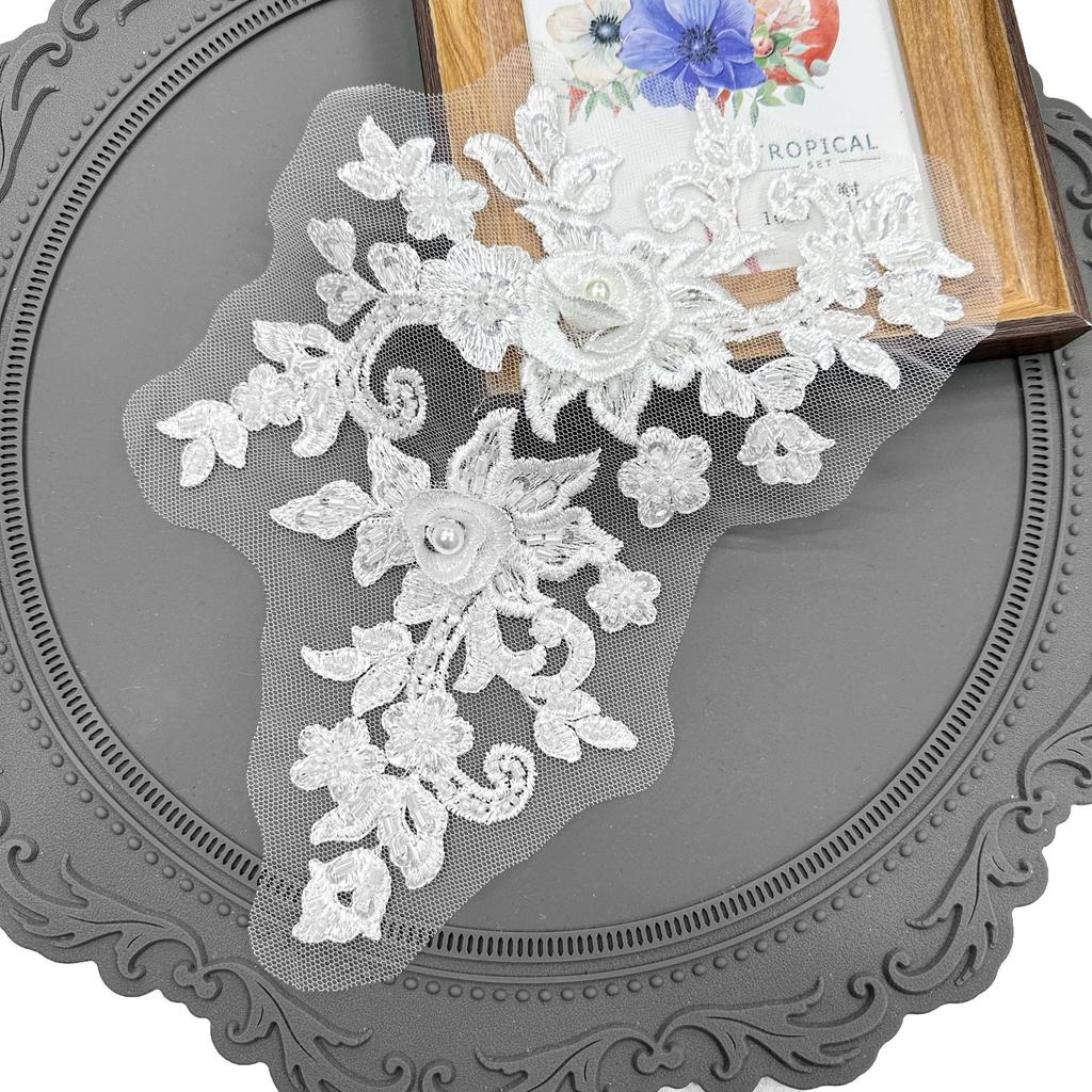 White Beaded Sequins Three-Dimensional Flower Jewelry Wedding Dress Clothing Accessories Handmade Accessories