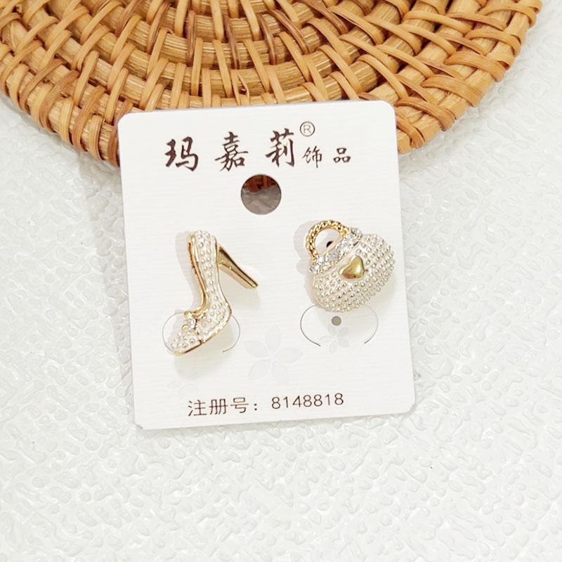 

Asymmetry Red High Heels-shaped Earrings Women European American Style Personality Crystal Stud Earrings Party Jewelry Gifts слоновая кость