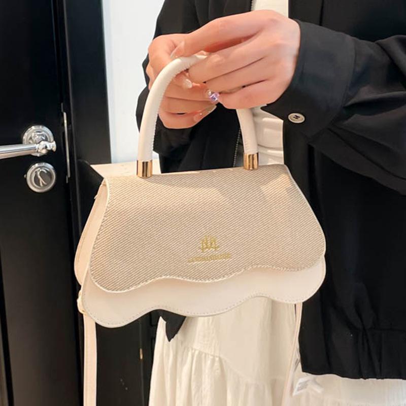 Foreign Sense of Simplicity 2025 Solid Color New Water Ripple Bag Cover Summer Fashion Crossbody Carry Shoulder Small Square Bag Women