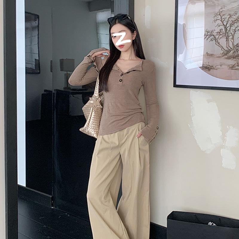 Spicy Girl Design V-Neck Button-Up Long-Sleeve Henley Top - Waist-Cinched, Slimming for Autumn/Winter