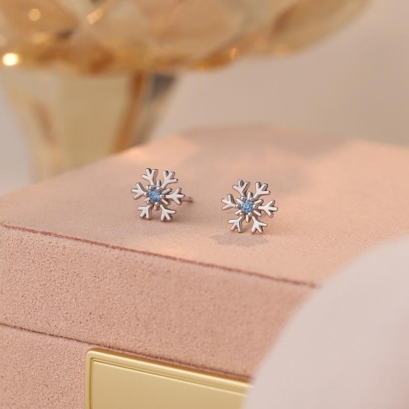 

Изысканные серьги-пусеты «Снежинки» - Нишевый дизайн для универсального стиля женщин и элегантные праздничные украшения Pure Silver