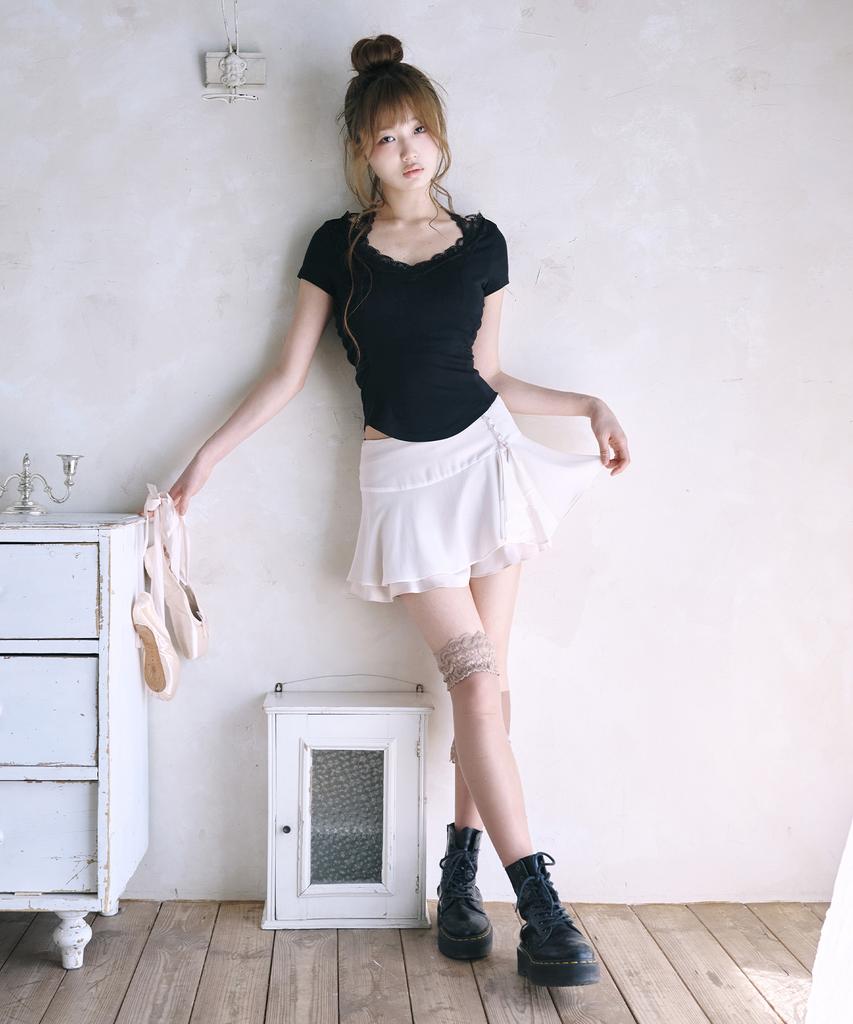 Leijeumiya Lily Chiffon Mini Skirt [Ivory]