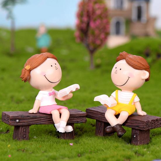Cute Girl Boy Couple Sit Down Bench Figurine DIY Miniature Landscape Decoration