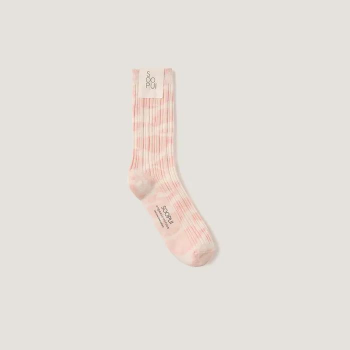 Plants tie-dye socks in pink_Plant dyed socks pink