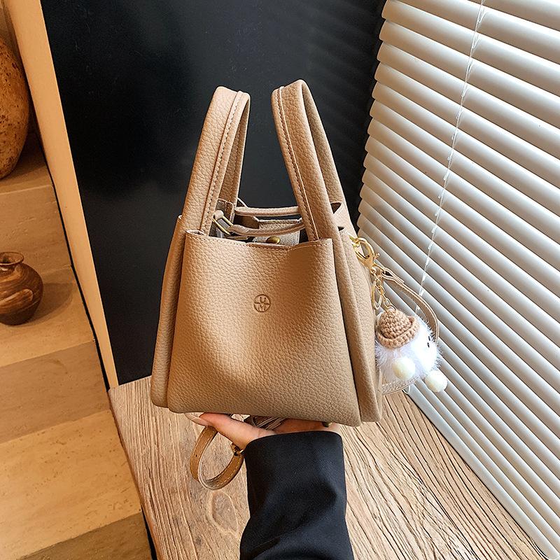 Summer Popular Small Bag Women's New Fashion Versatile Messenger Bag Exquisite Portable Bucket Bag