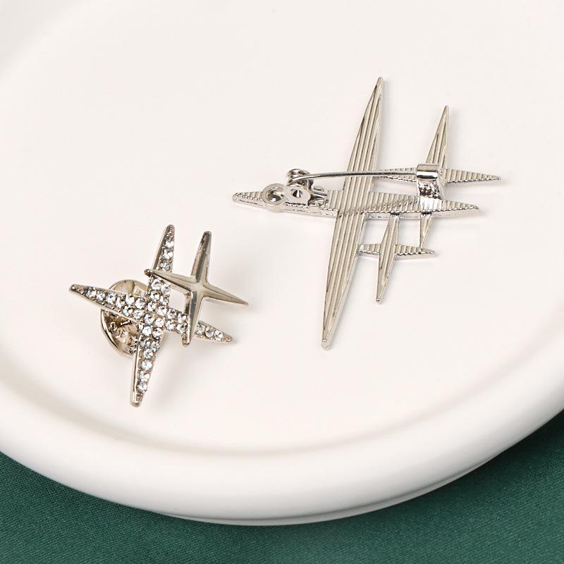 Elegant Starburst Metal Brooch: High-Grade Anti-Exposure Cross Design