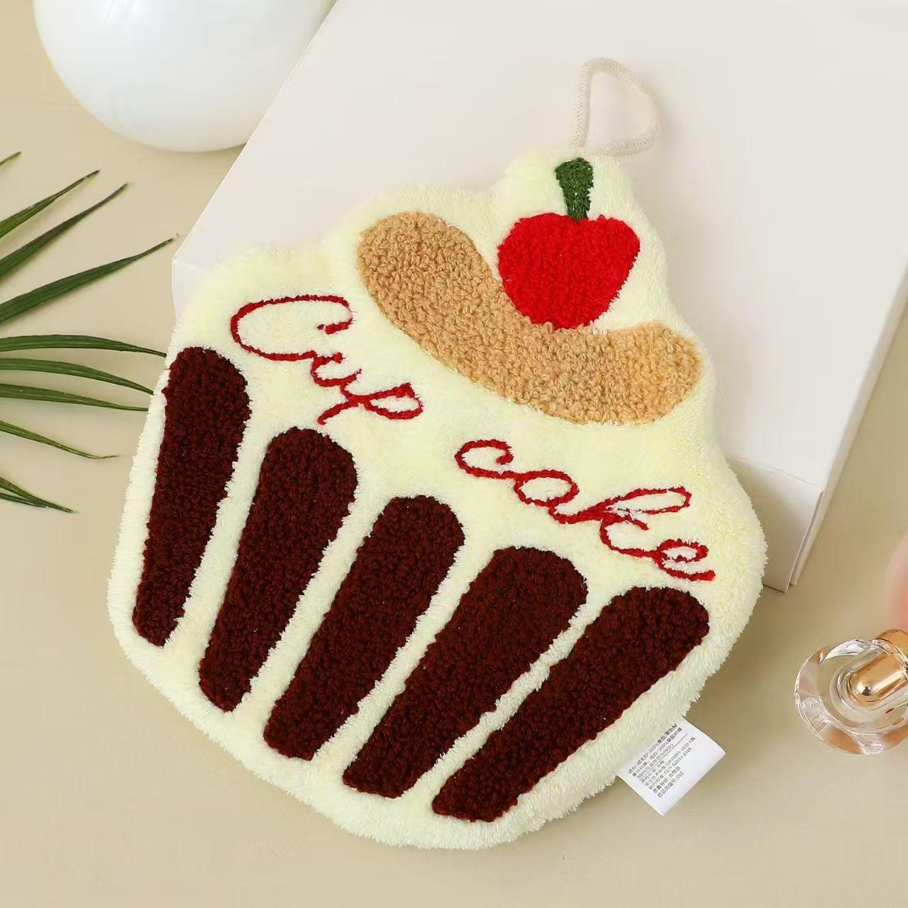 Coral Fleece Cute Cake Hangable Absorbent Hand Towel – Odorless Bathroom Square Towel 20x21cm (±2cm)