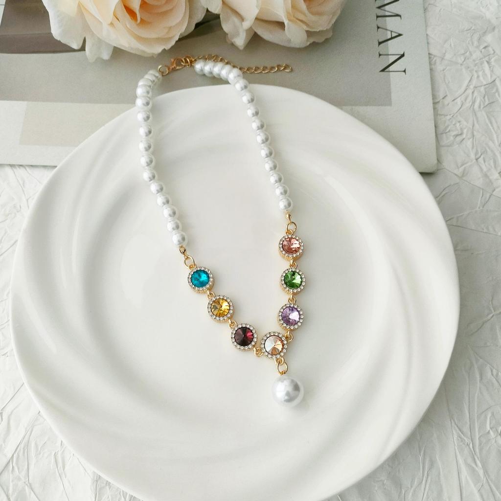 French Retro Colored Glass Pearl Clavicle Necklace