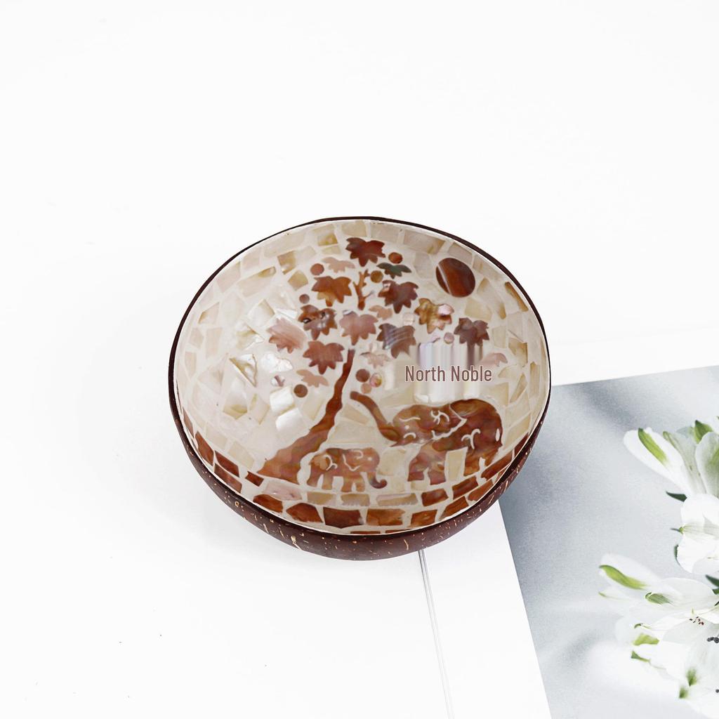 Ručně malovaná miska z kokosové skořápky: Design mušle pro úložný prostor na klíče ve vstupní hale nebo pro servírování salátu