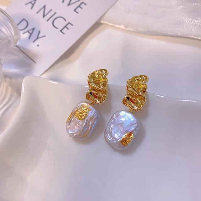 French retro natural square baroque special-shaped pearl stud earrings female court style high-end temperament gold foil earrings