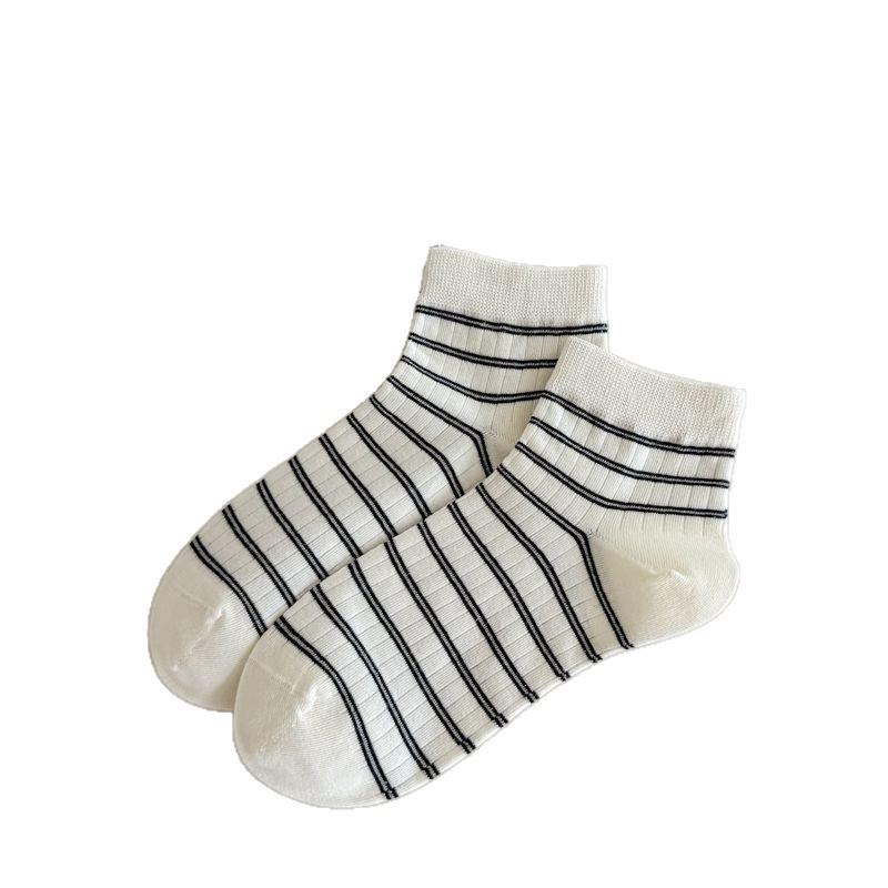 Korean Style Embroidered Bow White Cotton Women's Short Socks