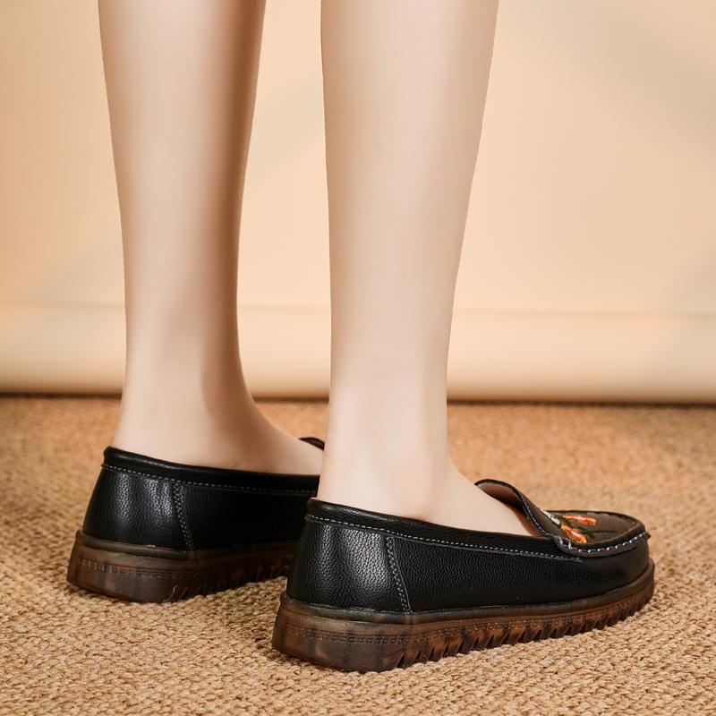 Fashion Large 42 Embroidered Soft Bottom New Leather Single Shoes Women Sports Casual Flat Soles Comfortable Lace-up Women All Fashion