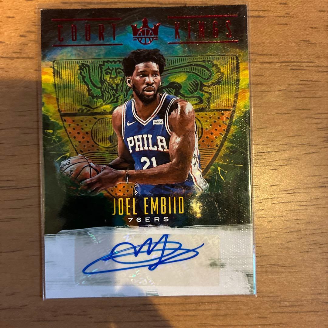 Used Joel Embiid 2018-19 Court Kings Autograph 25
