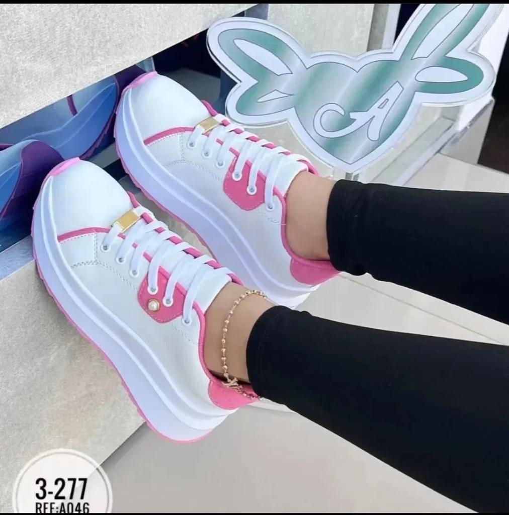 Women Platform Sneakers New Ladies Fashion Round Toe Lace Up Casual Flats Outdoor Running Shoes Comfortable Female Footwear