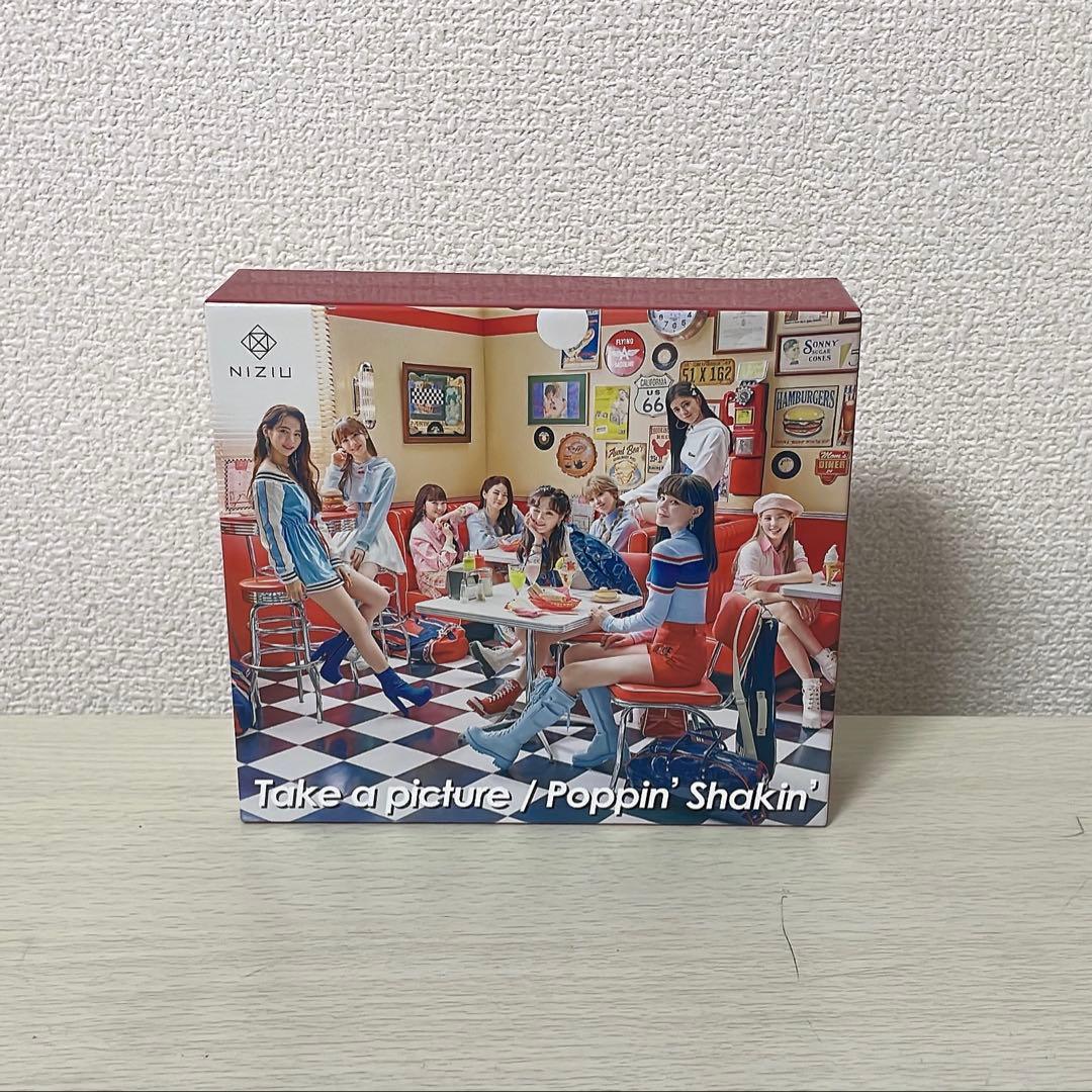 

[USED] NiziUTake a picture / Poppin Shakin3 format CD