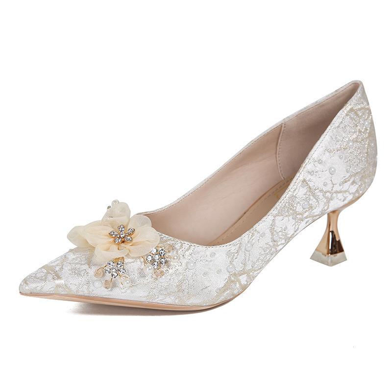 Pointed Wedding Shoes Women's 2025 New Main Wedding Dress Bridal Shoes Can Usually Wear Bridesmaid Shoes French Crystal High Heels