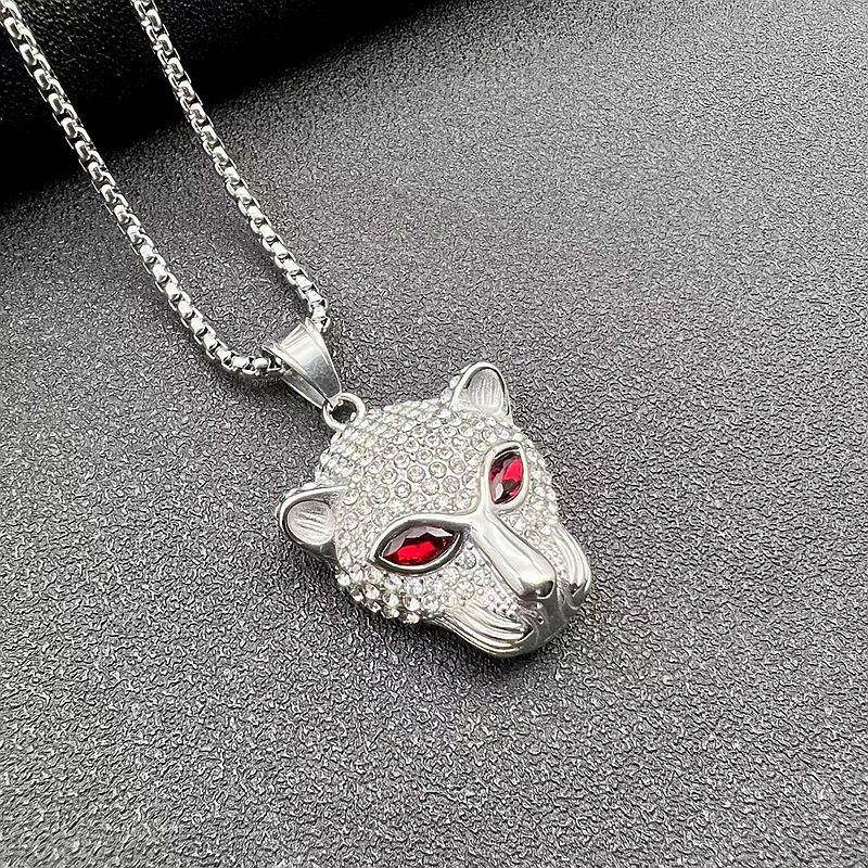 Trendy Unisex Hip Hop Leopard Pendant Necklace with Green and Red Diamond Eyes