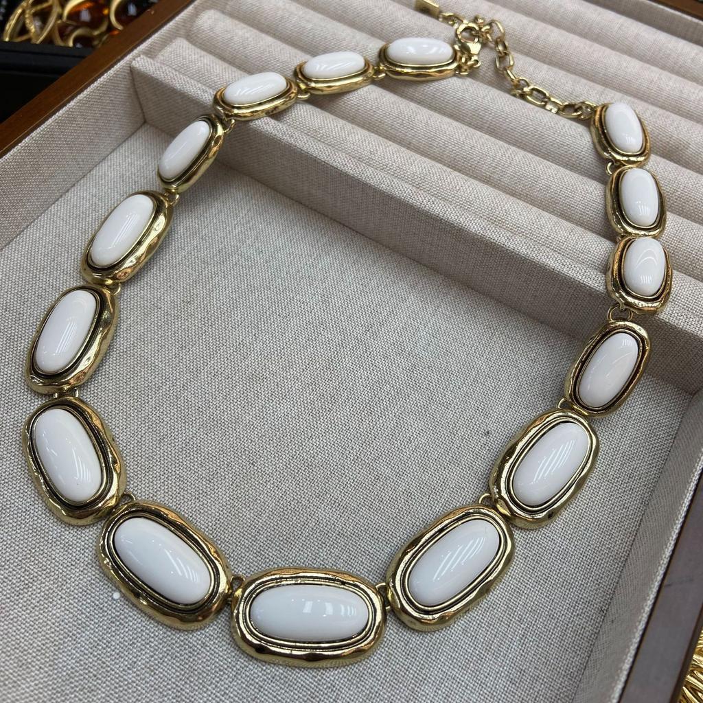 Classic French Oval White Resin Necklace Earrings Medieval Vintage Clavicle Chain Pin Earrings