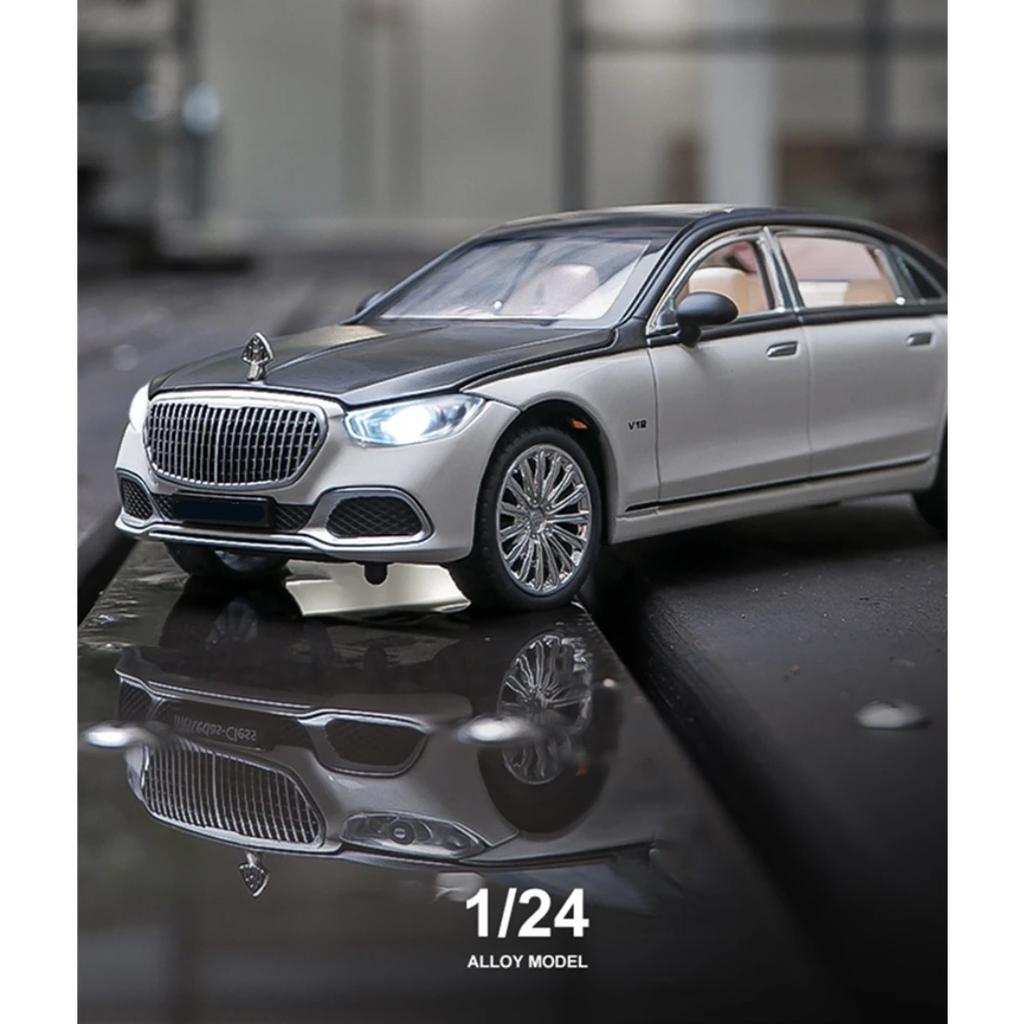 1/24 Benz Maybach S680 Alloy Metal Car Model Diecast Metal Toy Vehicles Car Model High Simulation Sound and Light Childrens Gift