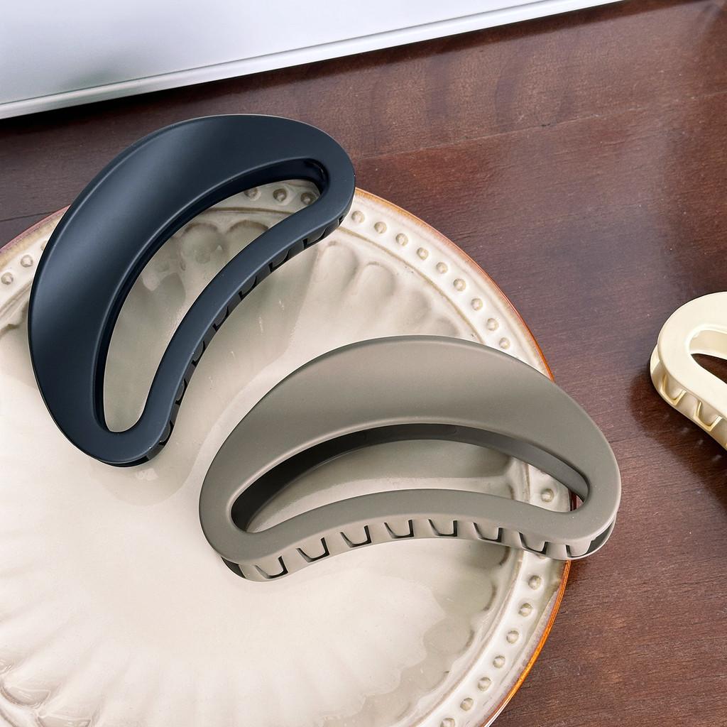 12cm Stylish Retro Hollow Moon Hair Clip For Sophisticated Everyday Looks
