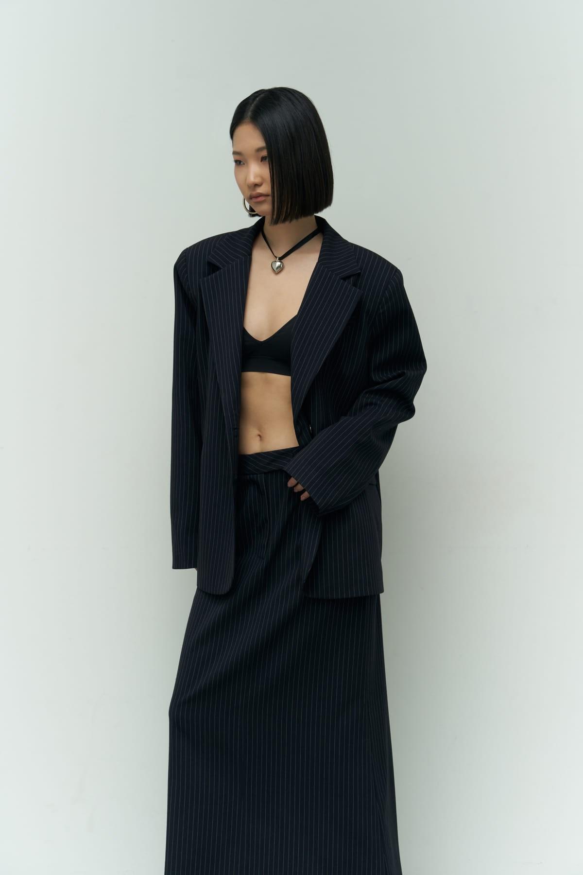 

Темно-синий пиджак в полоску Bruno L