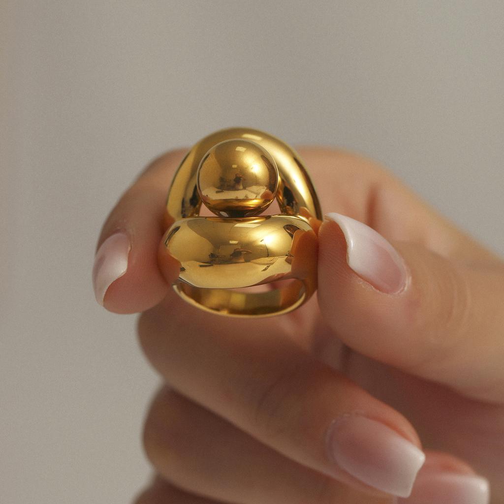 Gold Color Zinc Alloy Stainless Steel Ring for Womens Fashion Hollow Out Spherical Chunky Rings Female Punk Luxury Zircon