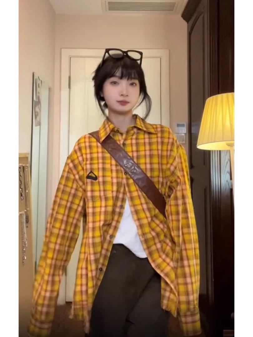 

Женская желтая клетчатая рубашка с вышивкой, с длинным рукавом - Ретро стиль Гонконга, Весенне-осенний повседневный шик L