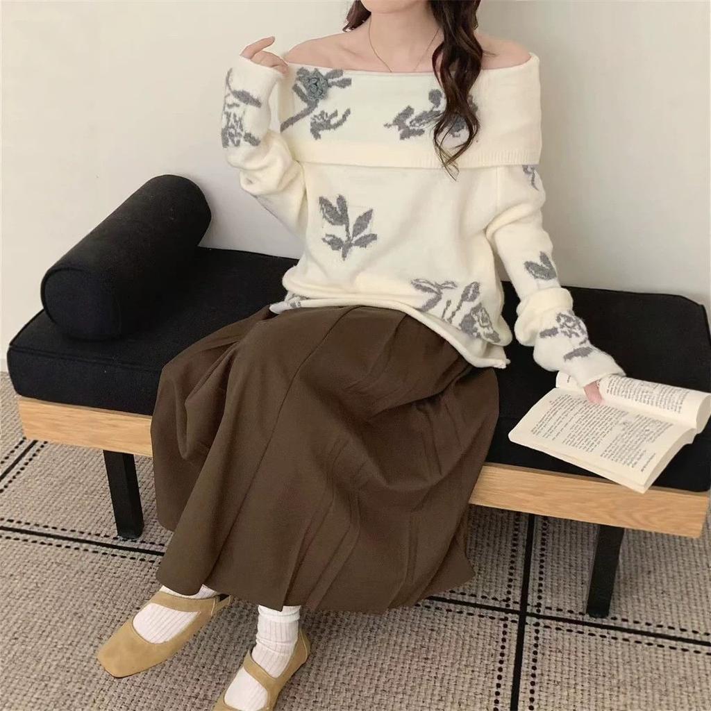 1011 autumn and winter new one-word shoulder flower knitted sweater women's top design sense niche and thin pure desire lazy sweater
