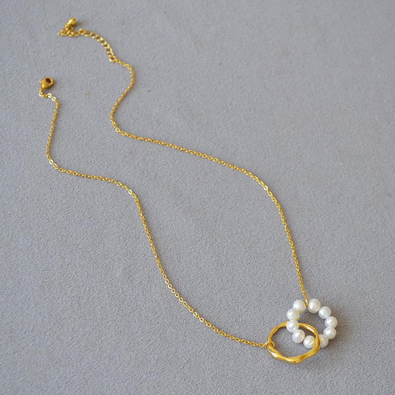 

Gold-Plated Minimalist Double Ring & Pearl Necklace Choker for Women